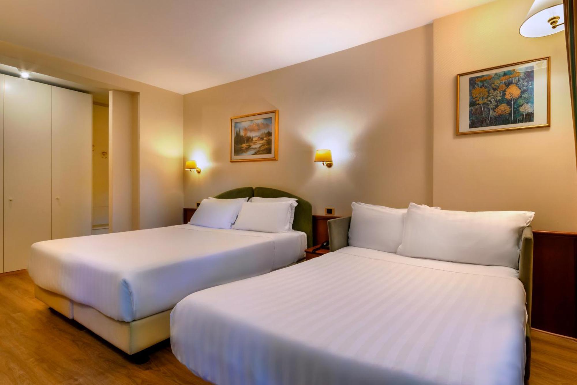 Hotel Falco D'Oro Tole Buitenkant foto
