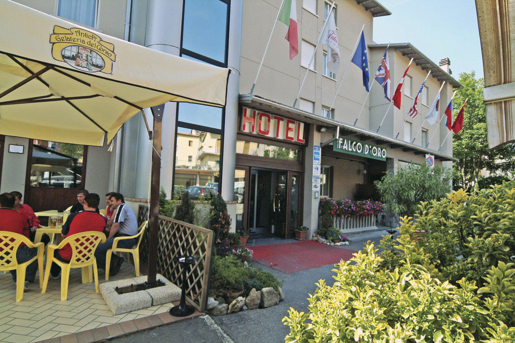 Hotel Falco D'Oro Tole Buitenkant foto